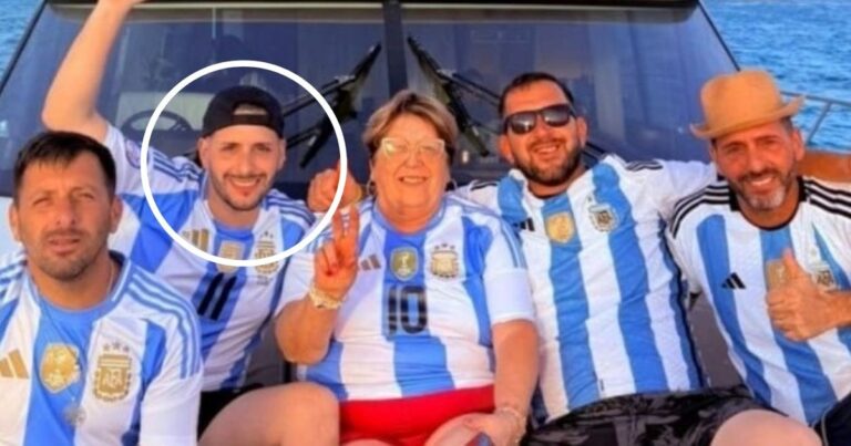 Documentación judicial sobre pagos de la AFA exhibida en una mesa.