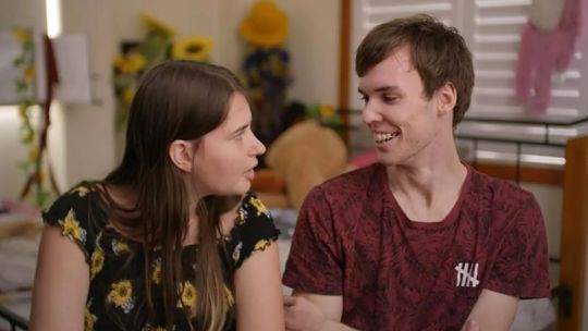 Póster promocional de la tercera temporada de la serie Amor en el Espectro de Netflix.