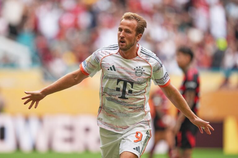 Harry Kane del Bayern Múnich celebra un gol. Gráfico de la tabla de la Bota de Oro 2025-2026.