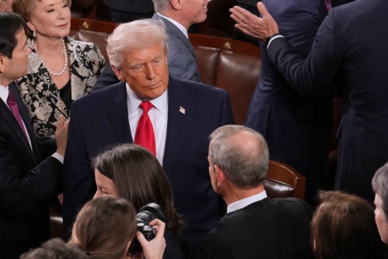 John Roberts, presidente de la Corte Suprema de Estados Unidos, durante una audiencia.