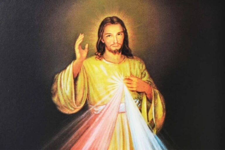 Imagen representativa de la Divina Misericordia con los rayos de luz.
