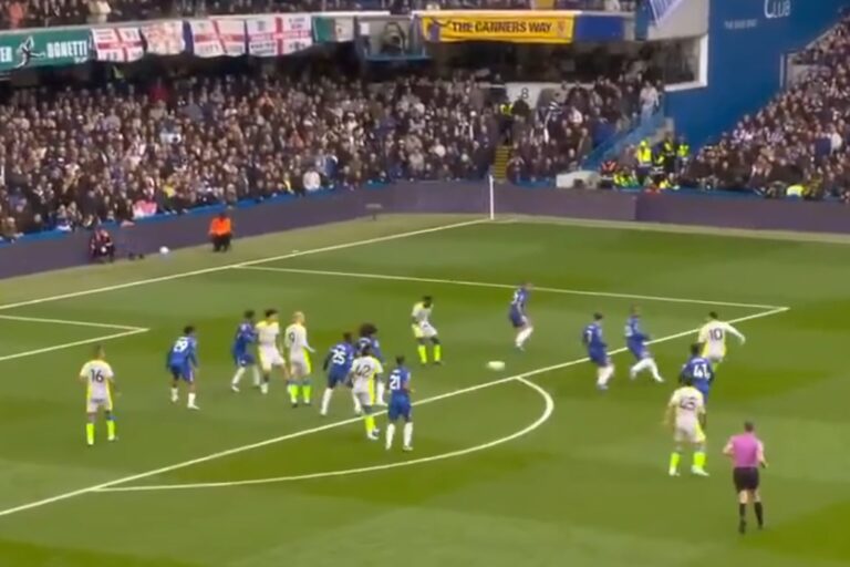 Jugadores del Manchester City celebran un gol ante el Chelsea en Stamford Bridge.
