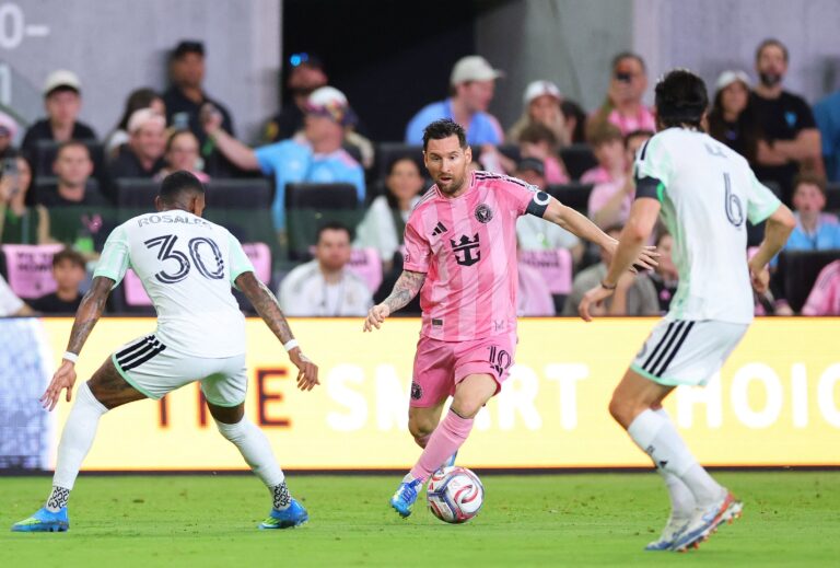 Lionel Messi celebrando su gol en el nuevo estadio de Inter Miami, el Nu Stadium.