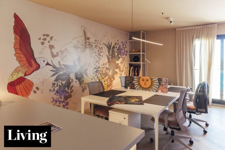 Showroom de espacios de trabajo flexible diseñado por Marianela Guzmán Vercellesi y Grupo (a)2 en Experiencia Living 2026.